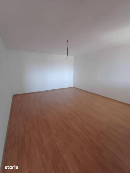 Casă cu 4 camere cu Teren 1130 Mp în Central