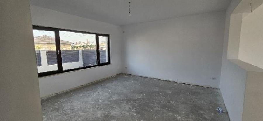 Casă cu 4 camere cu Teren 150 Mp în Cernica