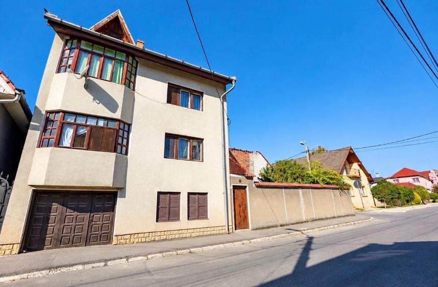 Casă individuală cu 5 camere cu Canalizare în Cantemir