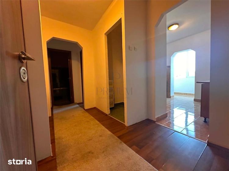 Apartament cu 2 camere decomandat în Lipovei