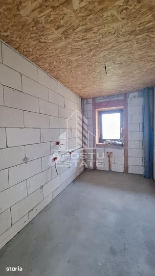 Casă cu 4 camere cu Teren 4414 Mp în Orțișoara