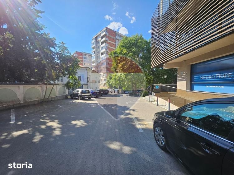 Casă cu 4 camere cu Teren 1302 Mp în Central