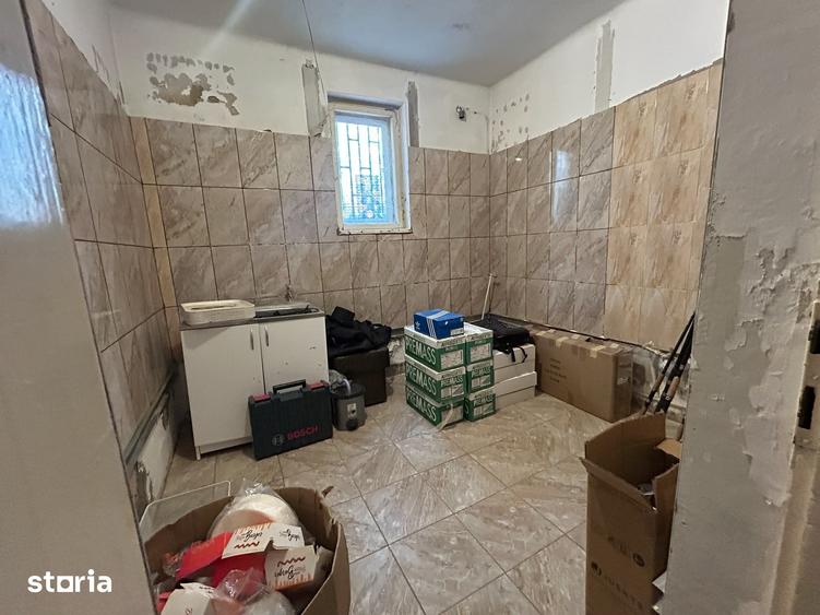 Apartament cu 3 camere semidecomandat în Gara de Nord