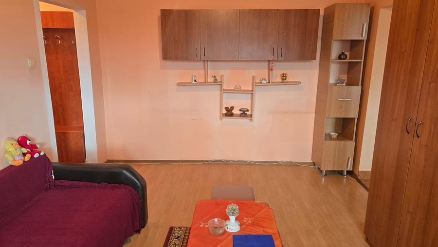 Apartament cu 2 camere semidecomandat în Mărăști