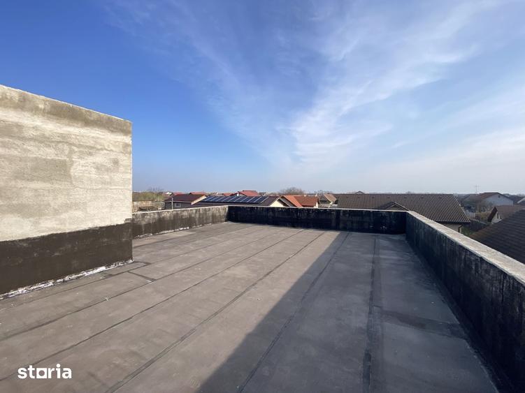 Casă cu 5 camere cu Teren 200 Mp în Sânmihaiu Român