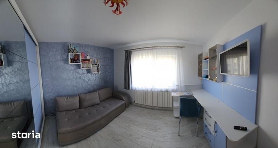 Inchiriez apartament 3 camere - 4