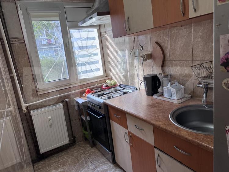 Apartament cu 2 camere semidecomandat, mobilat în Malu Roșu
