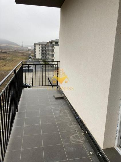 Apartament cu 3 camere semidecomandat în Florești