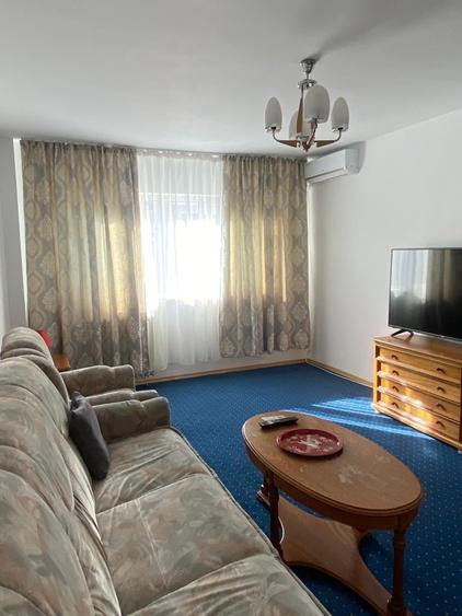 Apartament cu 3 camere decomandat în Berceni