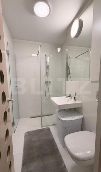 Apartament cu 5 camere decomandat, mobilat în George Enescu