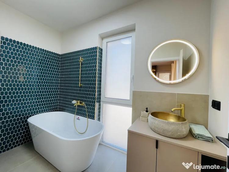 Apartament cu 3 camere semidecomandat în Florești