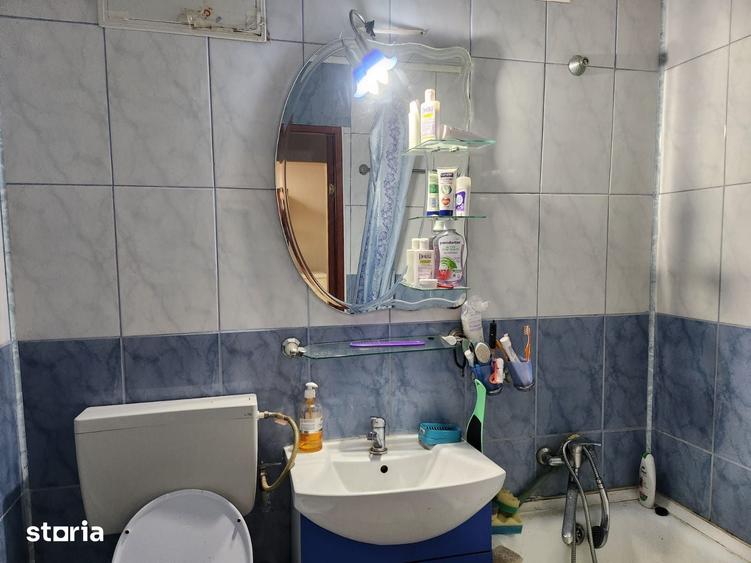 Apartament cu 3 camere semidecomandat în Republicii