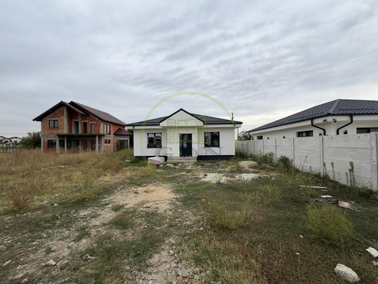 Casă individuală cu 3 camere cu Teren 395 Mp în Pielești