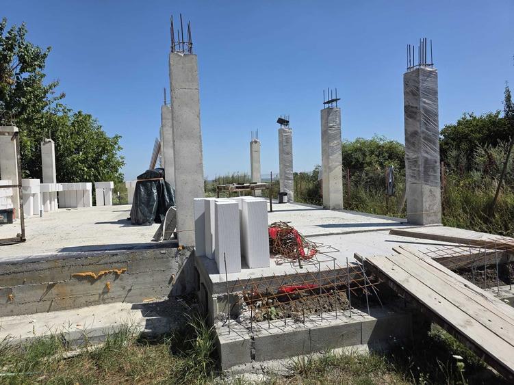 Casă cu 2 camere în Văculești