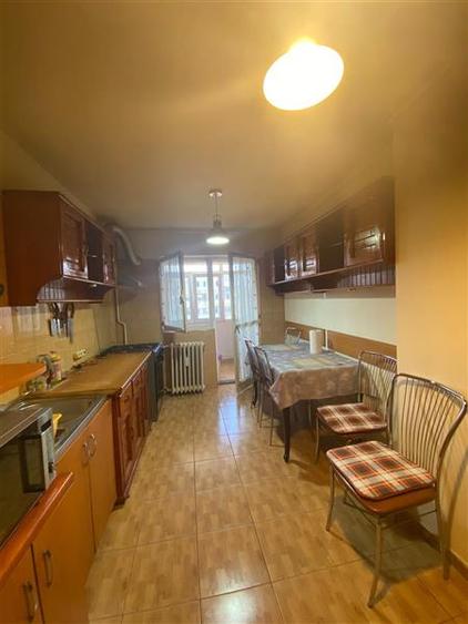 Apartament cu 3 camere decomandat, mobilat în Pantelimon