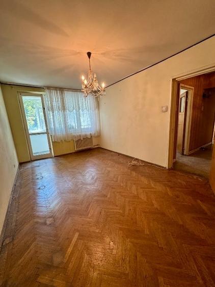Apartament cu 3 camere decomandat în Colentina