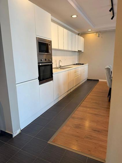 Apartament cu 3 camere semidecomandat, mobilat în Iancu Nicolae