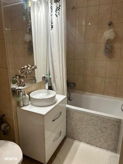 Apartament cu 3 camere decomandat în Dristor