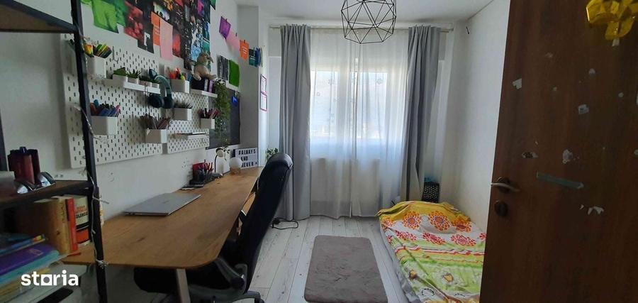 Apartament cu 3 camere, mobilat în Vitan