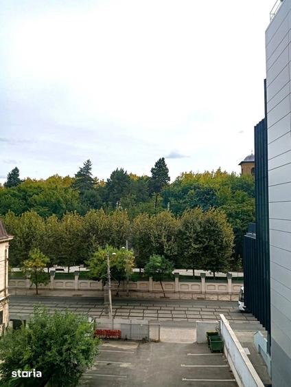 Apartament cu 3 camere în Centrul Civic