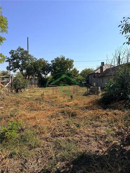 Casă cu 3 camere cu Teren 1641 Mp în Central