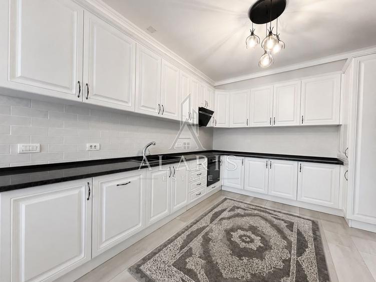 Apartament cu 4 camere semidecomandat, mobilat în Torontalului