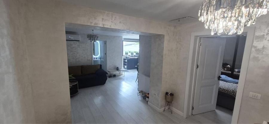 Casă cu 3 camere în Central