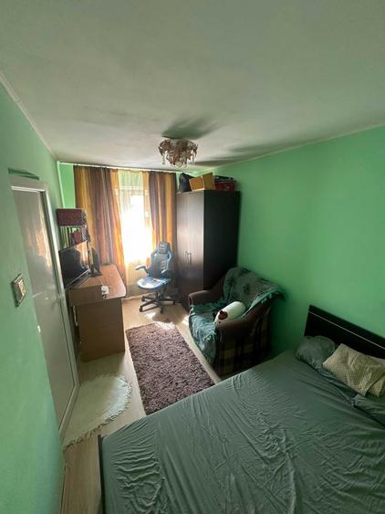 Apartament cu 2 camere semidecomandat în Petrișor