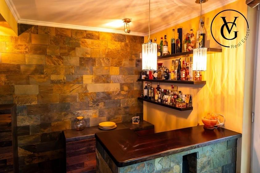 Casă cu 5 camere cu Teren 600 Mp în Central