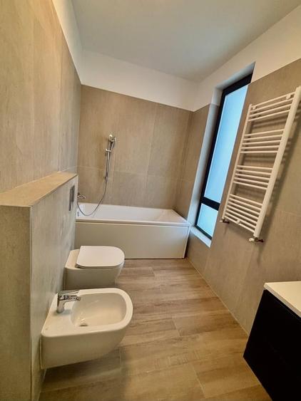 Casă cu 4 camere cu Teren 300 Mp în Tunari