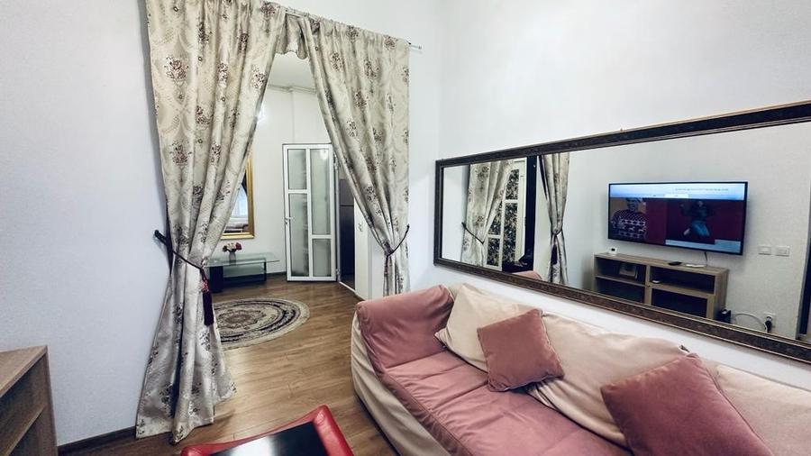 Apartament cu 3 camere semidecomandat, mobilat în Ultracentral