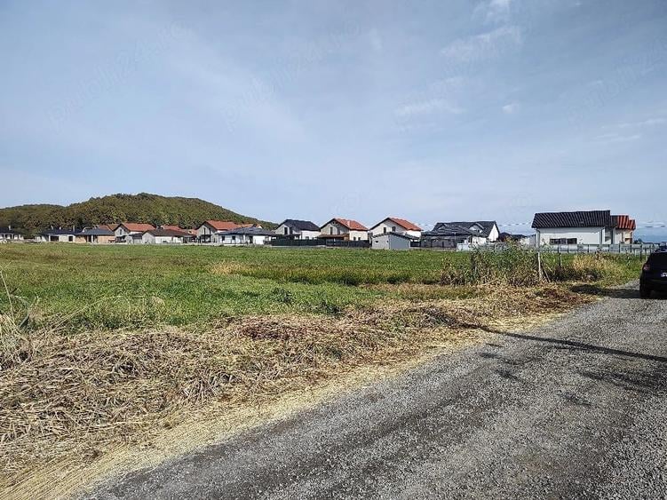 Teren de 4300 mp, în Central