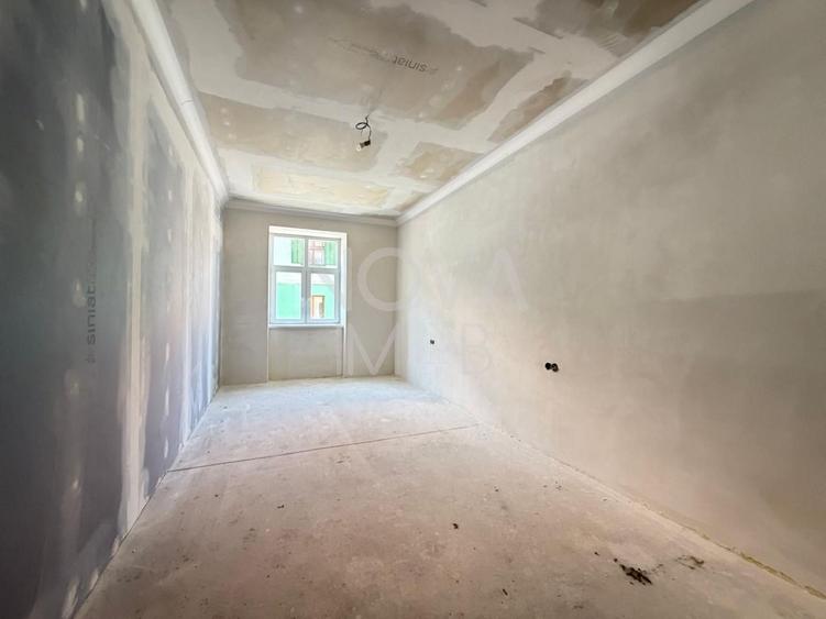 Apartament cu 3 camere semidecomandat în Ultracentral
