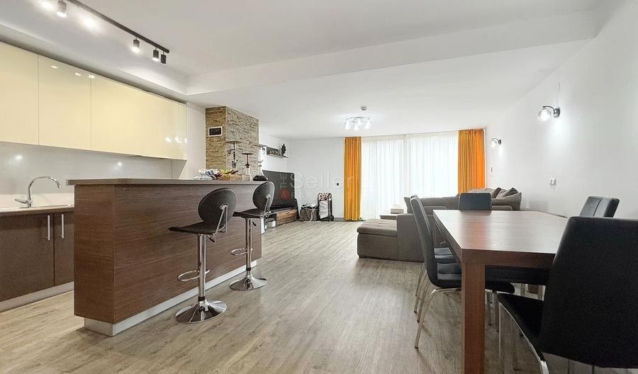 Apartament cu 4 camere decomandat, mobilat în Poiana Brașov