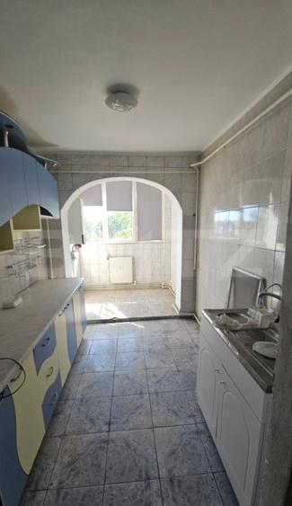 Apartament cu 3 camere decomandat, mobilat în Țiglina 3