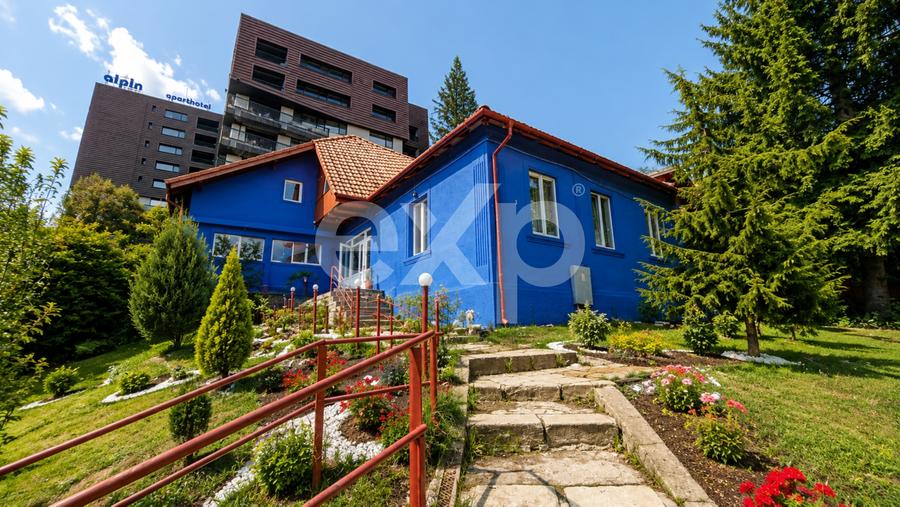 Casă individuală cu 9 camere cu Canalizare în Poiana Brașov