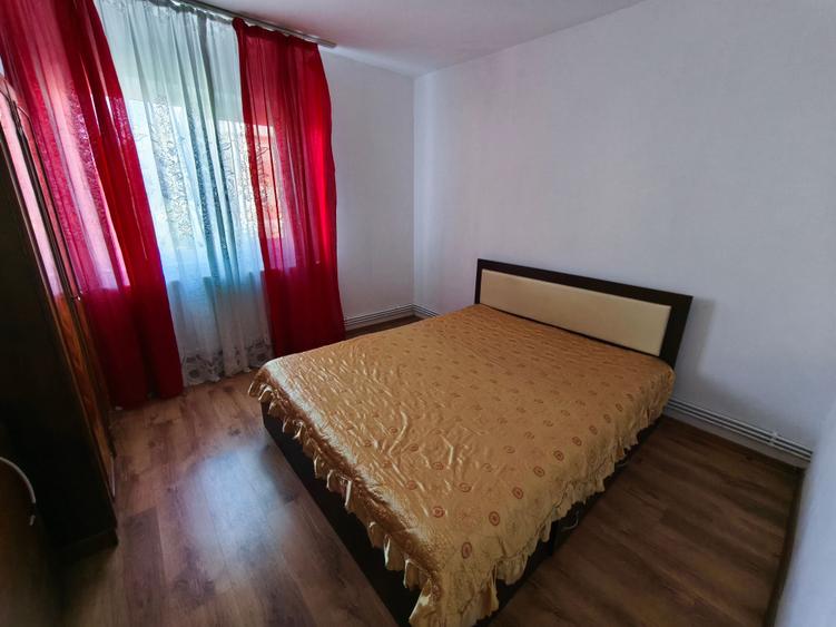 Apartament cu 2 camere decomandat în 1 Mai