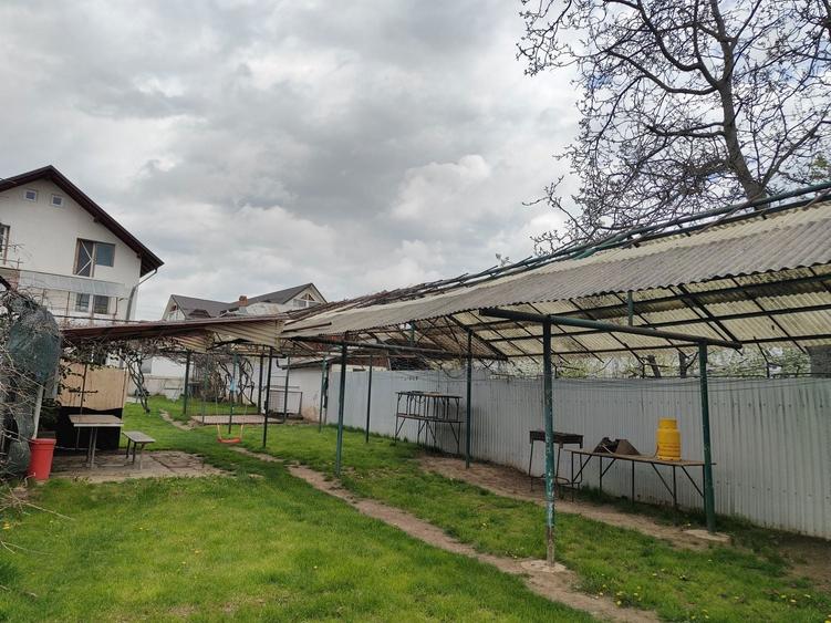 Inchiriez casa cu curte, garaj si foisor ideala pentru familie - 1