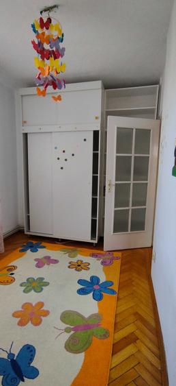 Apartament cu 4 camere decomandat în Exterior Vest