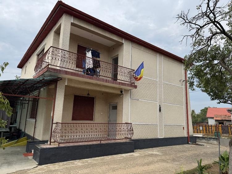 Casă individuală cu 5 camere cu Canalizare în Ardud