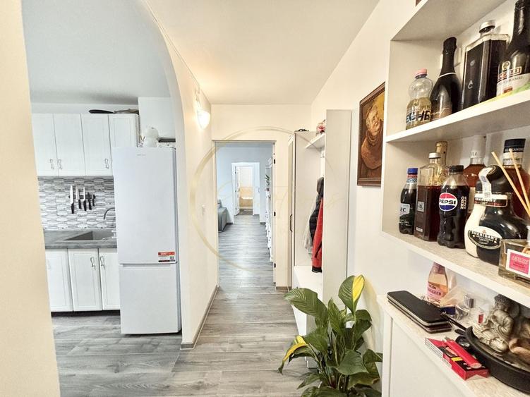 Apartament cu 2 camere semidecomandat, mobilat în Dâmbovița