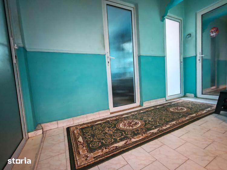 Apartament cu 4 camere decomandat în CET
