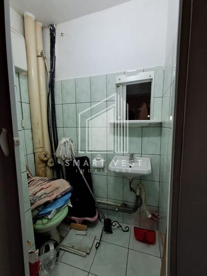 Apartament cu 3 camere semidecomandat, mobilat în Micro 16