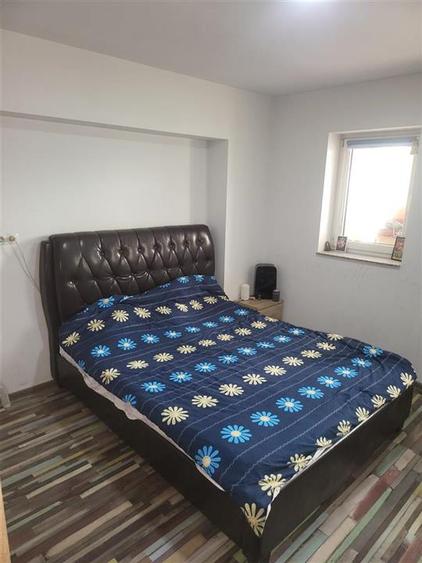 Apartament cu 4 camere decomandat, mobilat în Nicolina