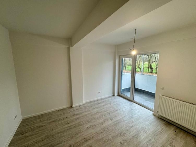 Apartament cu 2 camere decomandat în Baza 3