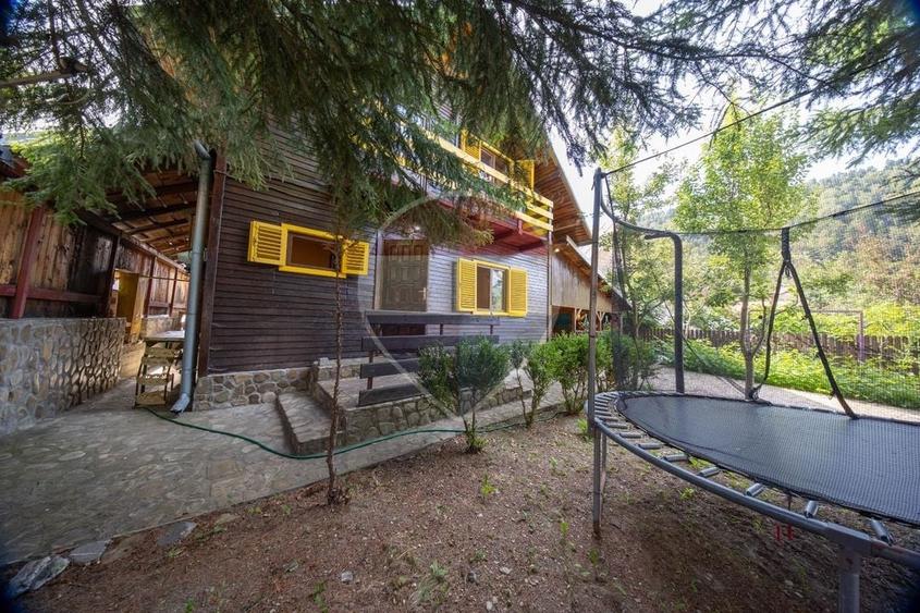 Casă individuală cu 3 camere cu Teren 214 Mp în Central