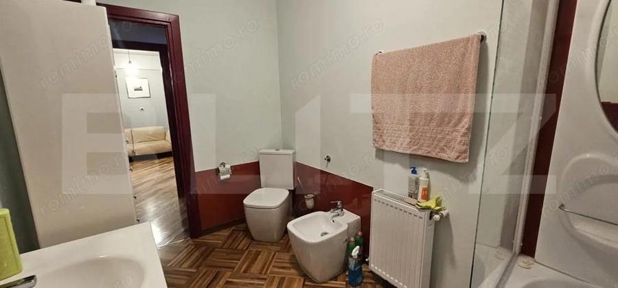 Apartament cu 3 camere decomandat, mobilat în Central