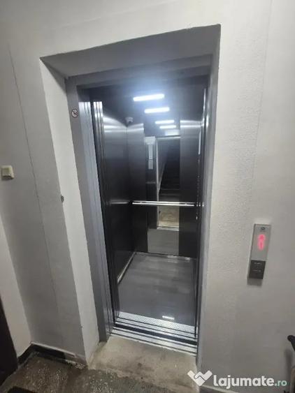 Apartament cu 3 camere decomandat în Exterior Vest