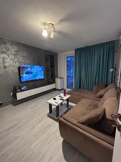 Apartament cu 2 camere semidecomandat în Brâncoveanu