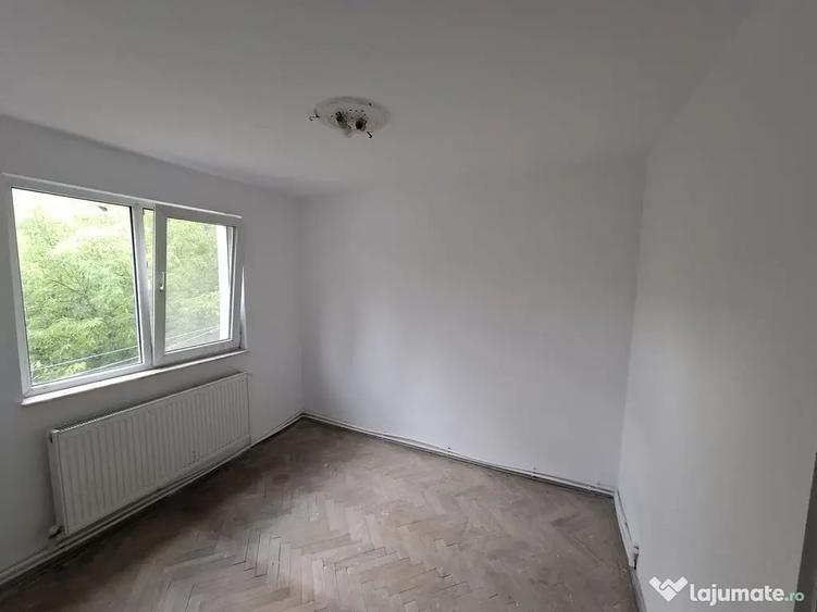 Apartament cu 2 camere semidecomandat în Tomis Nord
